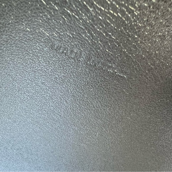 🖤SOLD🖤 Judith Leiber Couture Ruby Crystal-Embellished Heart-Shaped Clutch - Picture 15 of 17